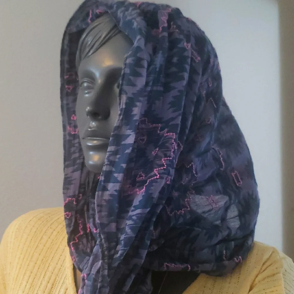 SCARF - Picture 3 of 8